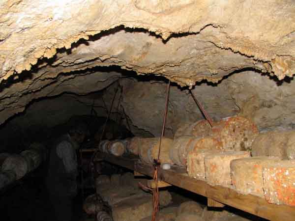 Cuevas de maduración del queso Gamoneu